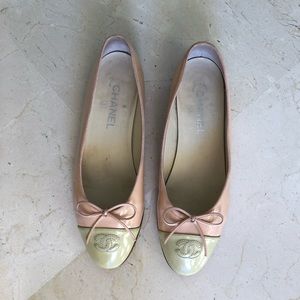 CHANEL Pink and Beige Two-Toned Patent Leather Ballet Flats - Size 40